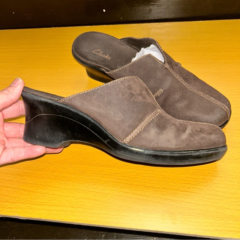 Clarks Men's Dark Brown Slip-On Loafers - Picture 2 of 7